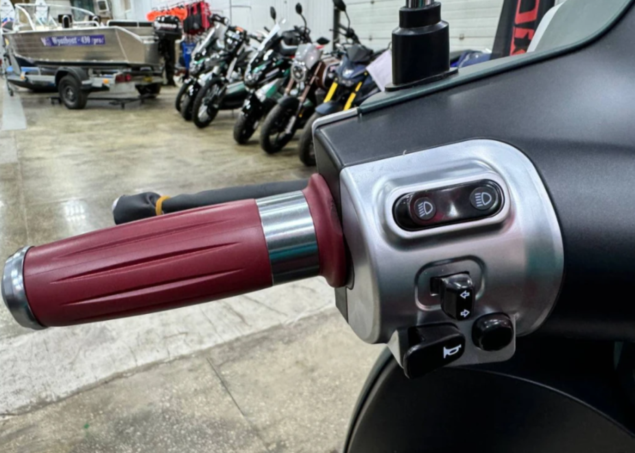 Скутер PROMAX Miami 240 (49) в Магнитогорске