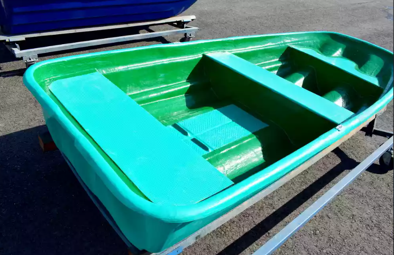 Стеклопластиковая лодка Старт (тримаран) в Магнитогорске