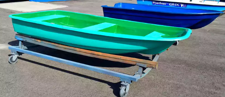 Стеклопластиковая лодка Старт (тримаран) в Магнитогорске