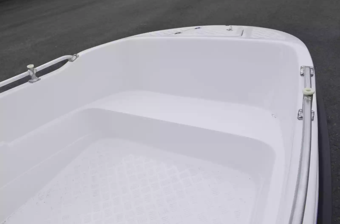 Стеклопластиковая лодка Пингвин New (тримаран) в Магнитогорске