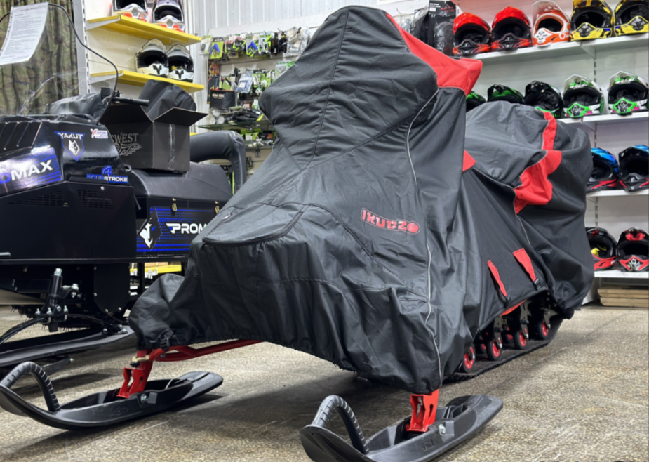 Чехол транспорт. снегохода IKUDZO HUNTER черно-красный Оксфорд ПРЕМИУМ качества с лого IKUDZO в Магнитогорске