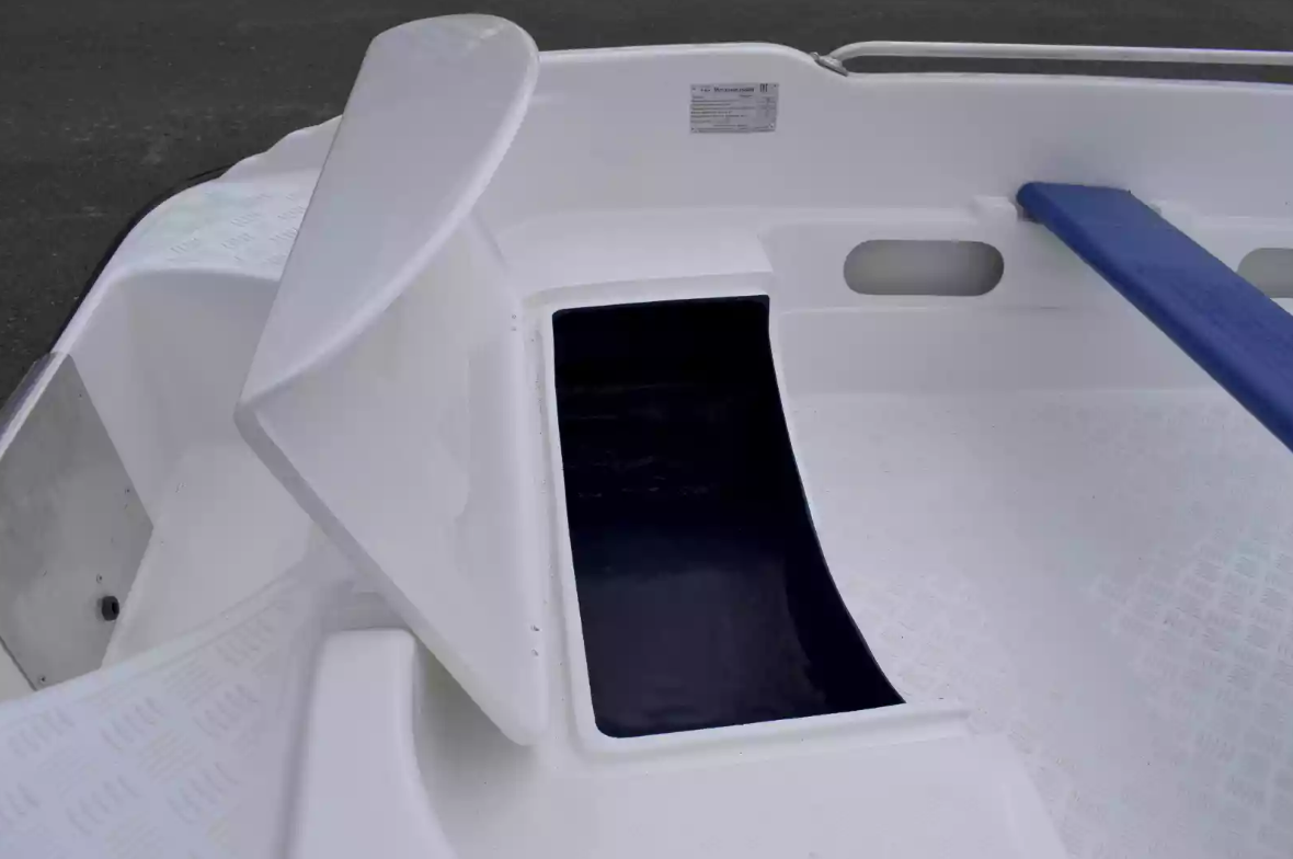 Стеклопластиковая лодка Пингвин New (тримаран) в Магнитогорске