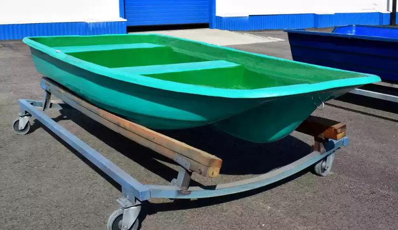 Стеклопластиковая лодка Старт (тримаран) в Магнитогорске
