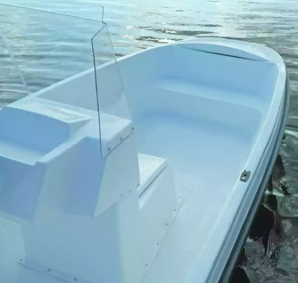 Стеклопластиковая лодка Пингвин с консолью (тримаран) в Магнитогорске