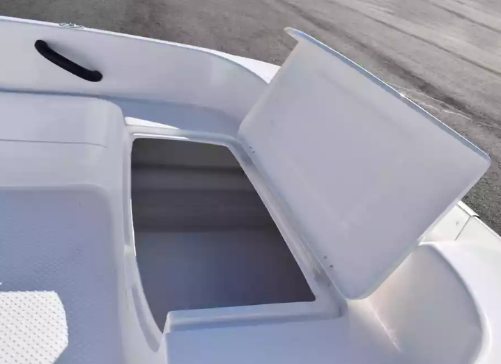 Стеклопластиковая лодка Пингвин (тримаран) в Магнитогорске