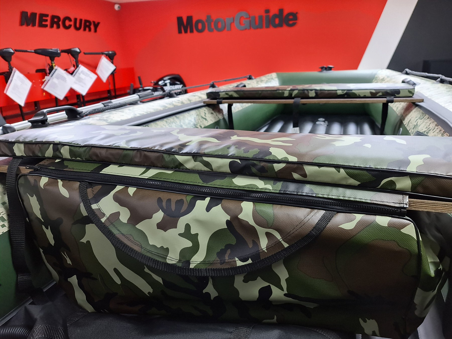 КОМПЛЕКТ МЯГКИХ НАКЛАДОК С СУМКОЙ ДЛЯ ЛОДОК 80Х20 КАМУФЛЯЖ в Магнитогорске