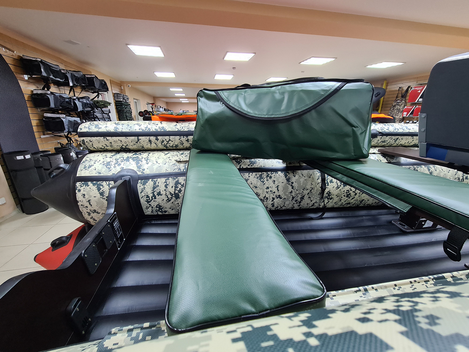 КОМПЛЕКТ МЯГКИХ НАКЛАДОК С СУМКОЙ ДЛЯ ЛОДОК 80Х20 ЗЕЛЕНЫЙ в Магнитогорске